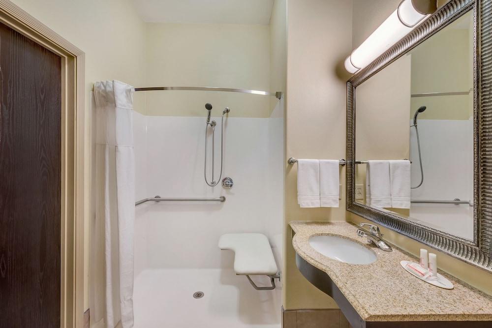 Super 8 By Wyndham Hidalgo At La Plaza Mall & Mcallen Airport Экстерьер фото